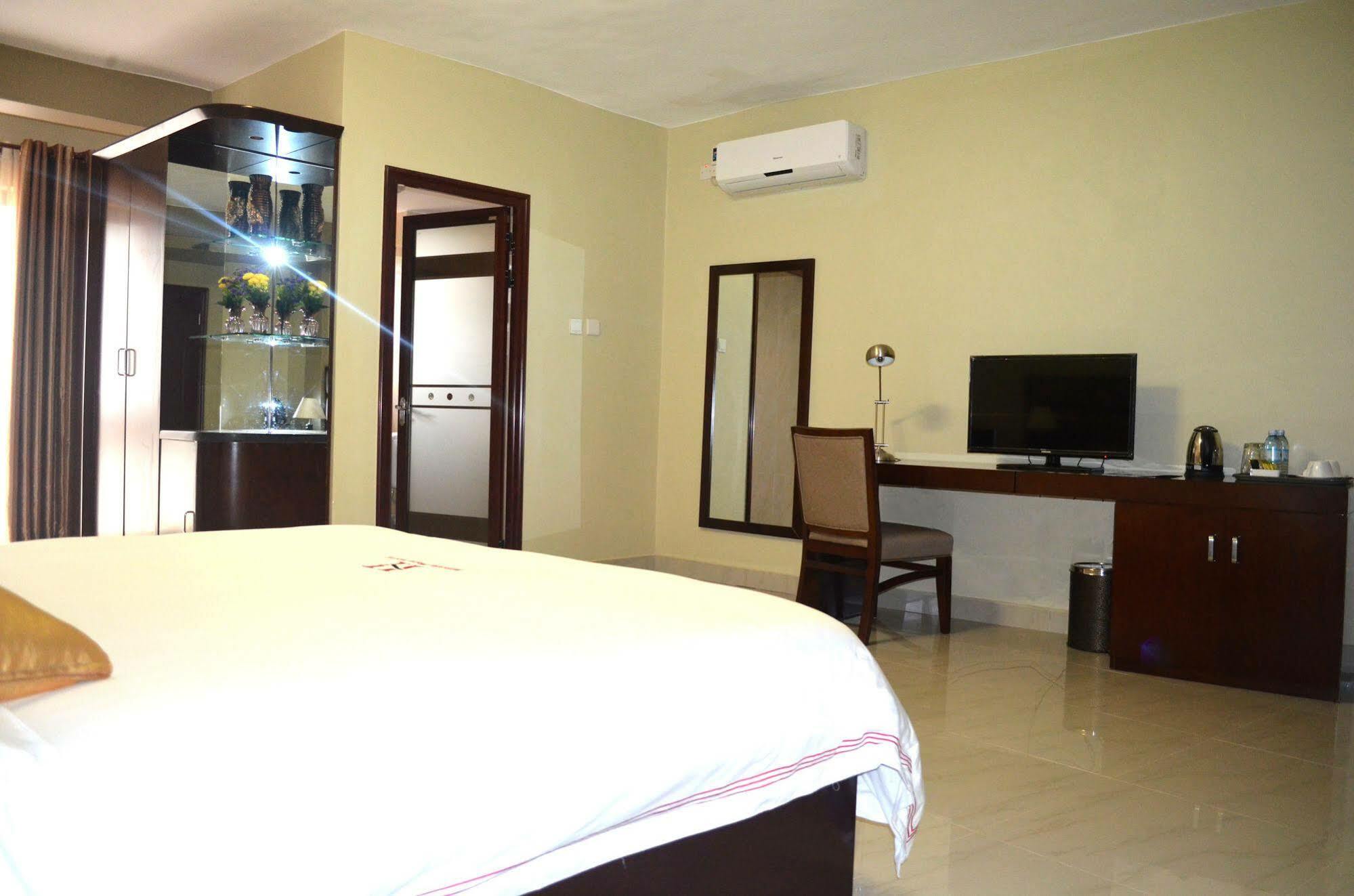 Hillside Plaza Hotel Kampala Eksteriør billede
